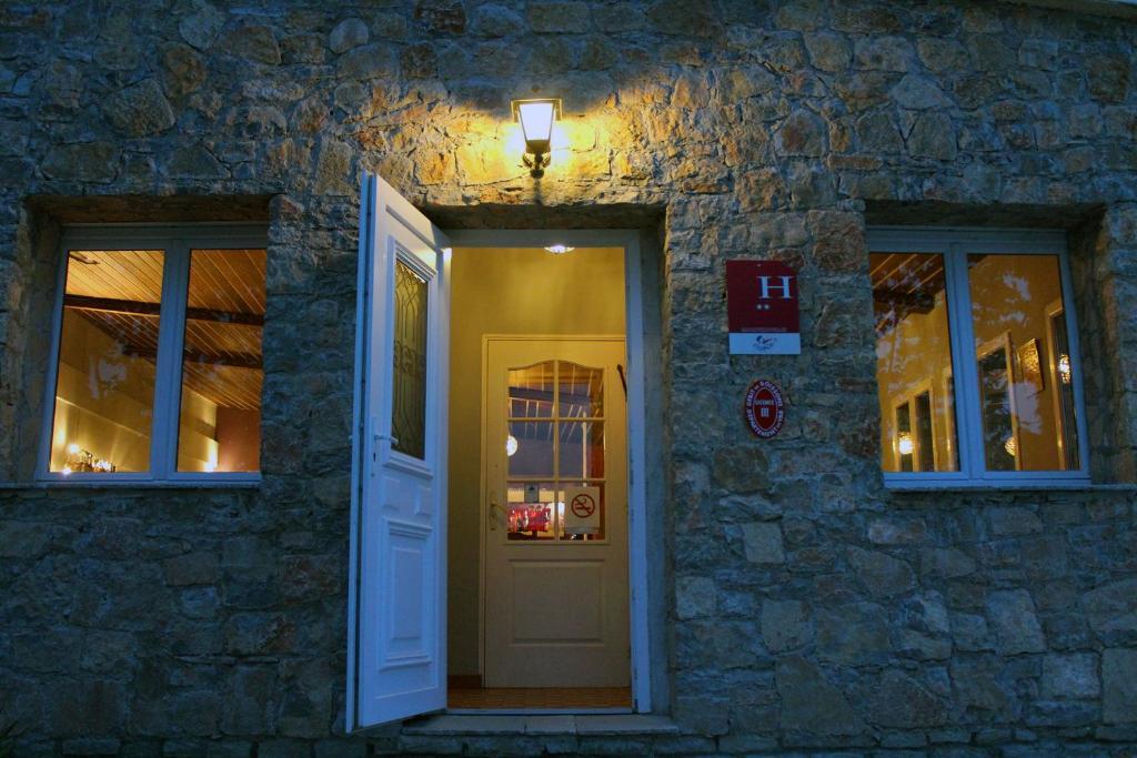 Hotel Le Couloubrier Le Muy Exterior foto