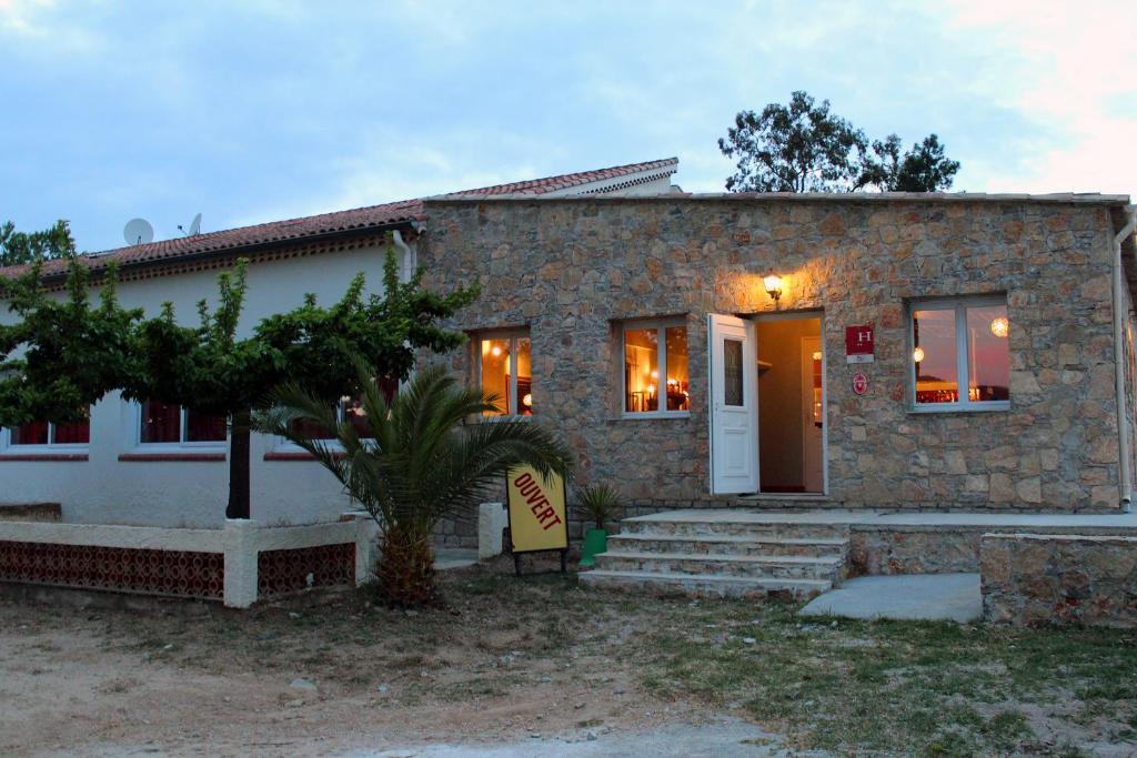 Hotel Le Couloubrier Le Muy Exterior foto